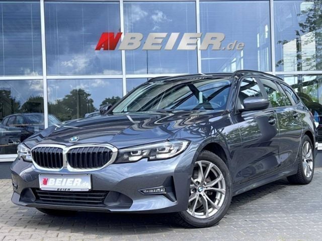 Grau (mineralgrau metallic) Gebraucht 2022 BMW 320 Sport Line Kombi | 28.590 € (Superpreis) - Bild 1/4