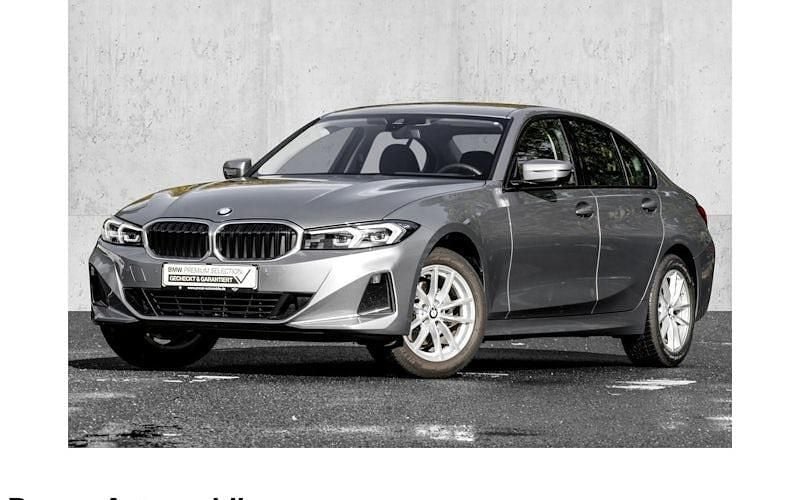 Grau Gebraucht 2023 BMW 320 Comfort Edition Limousine | 31.250 € (Superpreis) - Bild 1/4