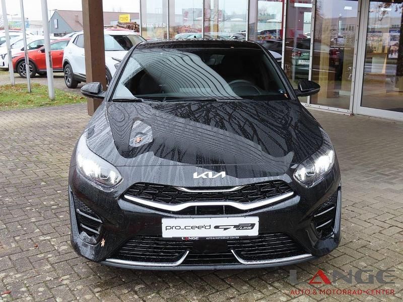 Gebraucht Kia ProCeed 140 PS (102 kW) 2024 (1k) zilinaschwarz met. Kleinwagen