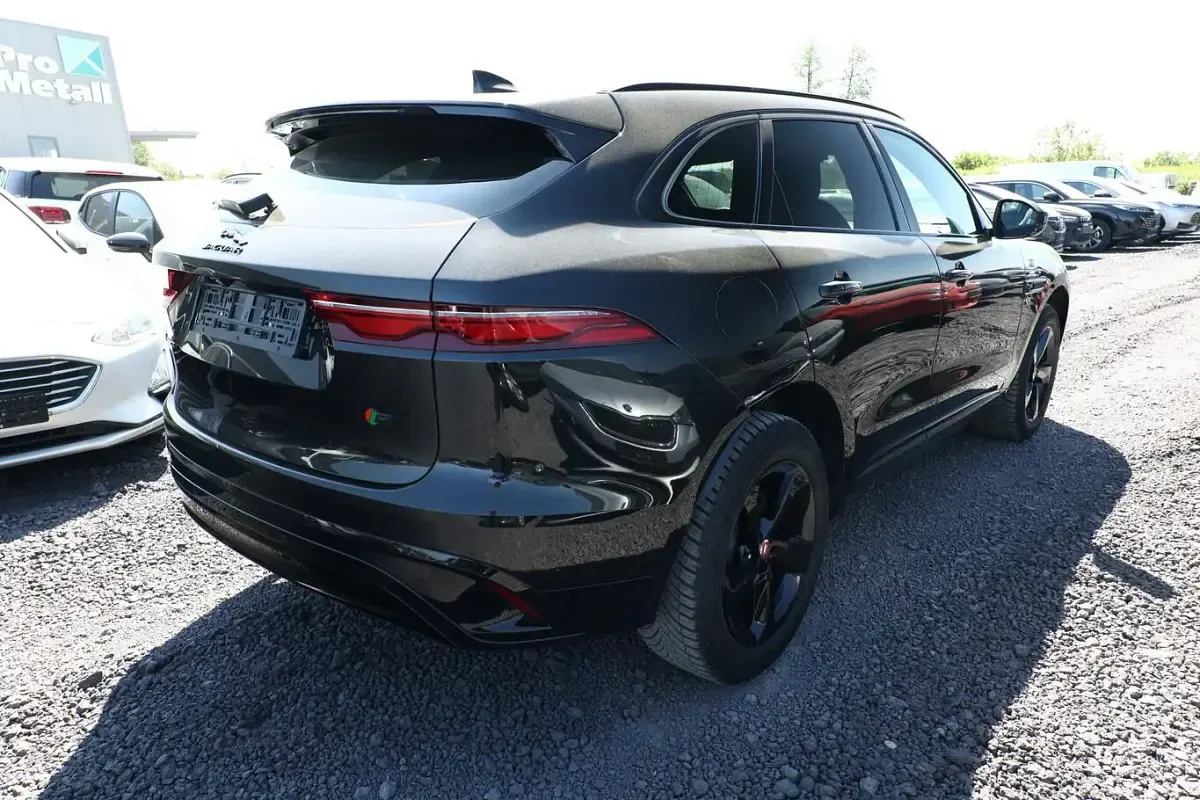 Second-hand Jaguar F-Pace R-Dynamic 250 CP (183 kW) 2022 Negru SUV