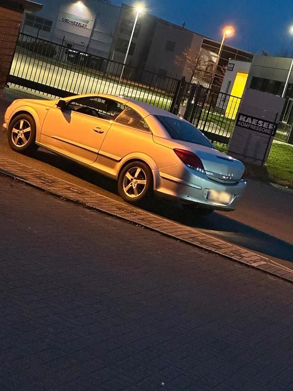 Gebraucht Opel Astra Cabriolet 105 PS (77 kW) 2006 Silber Cabrio