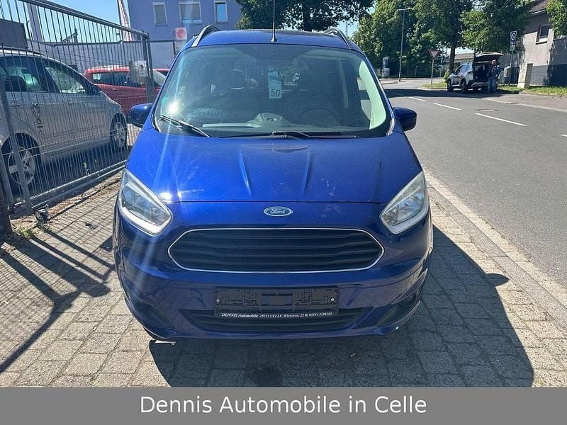 Blau Gebraucht 2015 Ford Tourneo Courier Titanium Van / Kleinbus | 4.990 € (Etwas zu teuer) - Bild 1/4