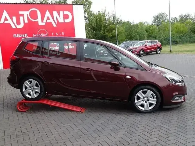 Gebraucht Opel Zafira Active 140 PS (102 kW) 2019 Rot Van / Kleinbus