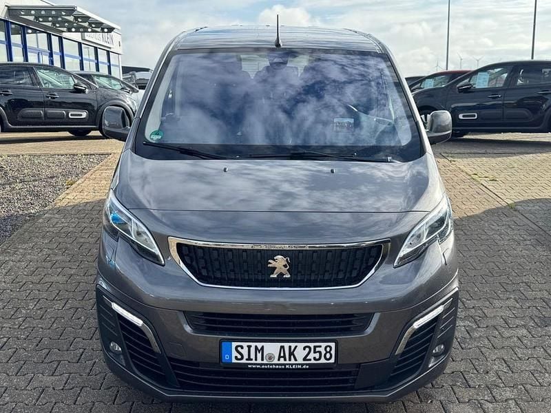 Grau Gebraucht 2017 Peugeot Traveller Allure Van / Kleinbus | 28.000 € (Guter Preis) - Bild 1/4