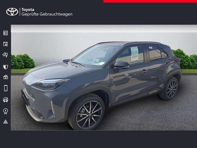Ash (1m2)/ black (202) Neu 2025 Toyota Yaris Cross Sport SUV | 36.310 € - Bild 1/4