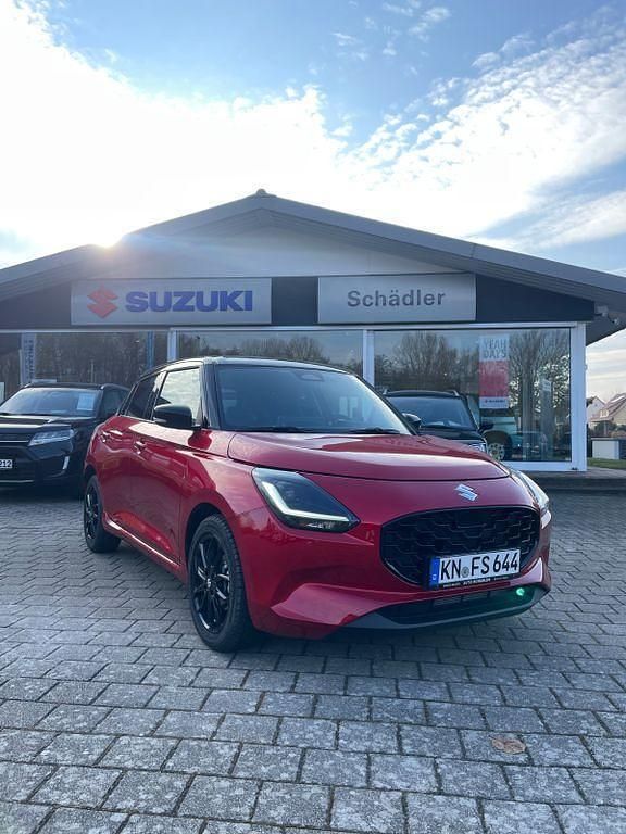 Rot Gebraucht 2024 Suzuki Swift Comfort+ Kleinwagen | 19.990 € (Etwas zu teuer) - Bild 1/4