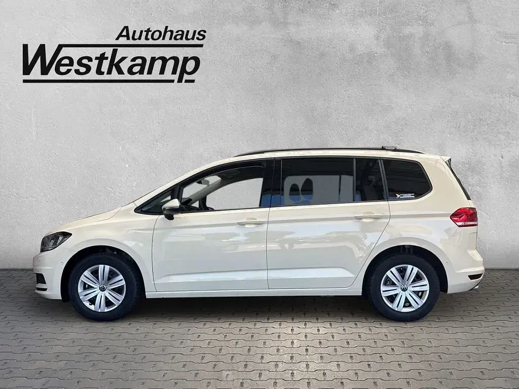 Neu VW Touran Edition 150 PS (110 kW) 2026 Gelb Van / Kleinbus