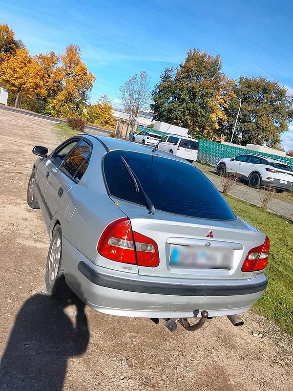 Gebraucht Mitsubishi Carisma 2000 Silber Limousine
