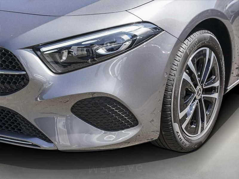 Gebraucht Mercedes A200 Advanced 177 PS (130 kW) 2024 Mountain grau Limousine