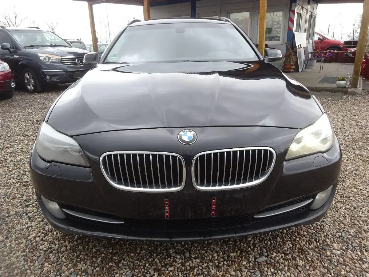 Gebraucht BMW 530 258 PS (189 kW) 2012 Schwarz Kombi
