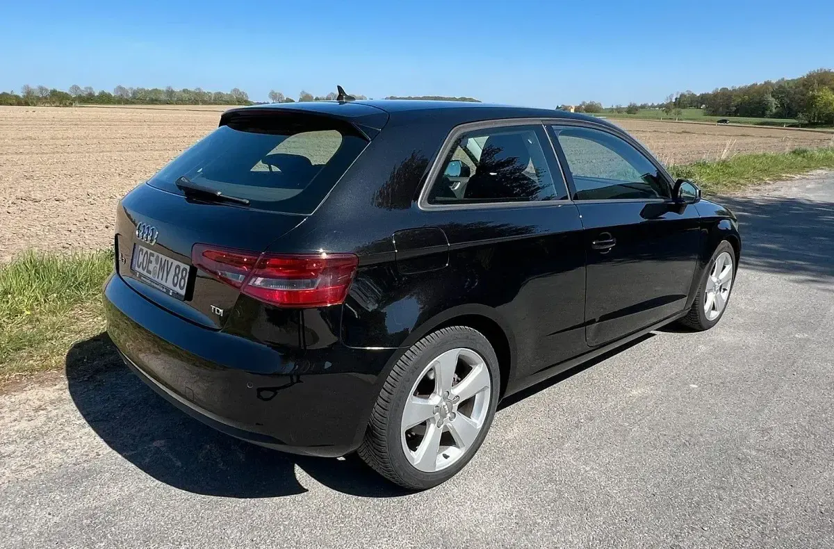 Używany Audi A3 Ambition 150 KM (110 kW) 2015 Czarny Sedan/Limuzyna