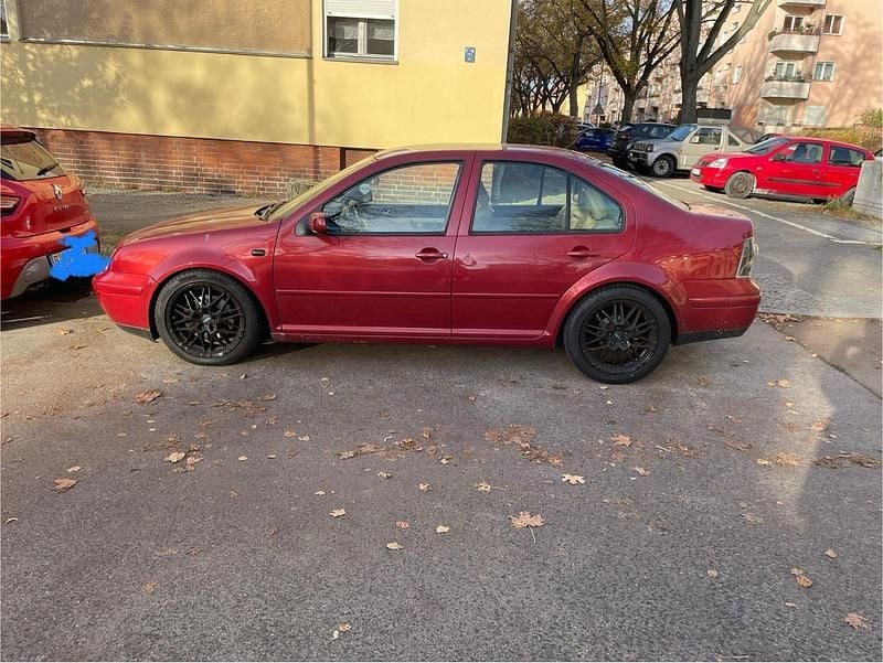 Rot Gebraucht 1999 VW Bora Limousine | 5.500 € - Bild 1/4