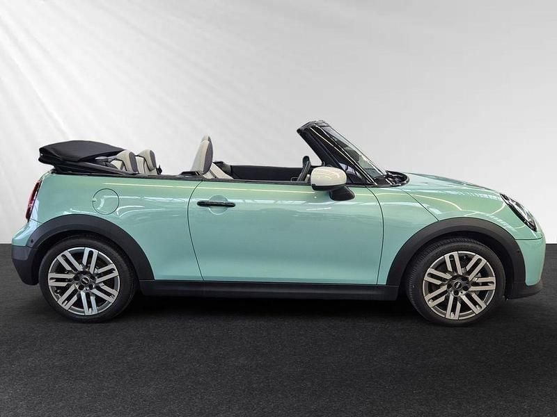 Gebraucht Mini Cooper Cabriolet 163 PS (119 kW) 2025 Ocean wave green Cabrio