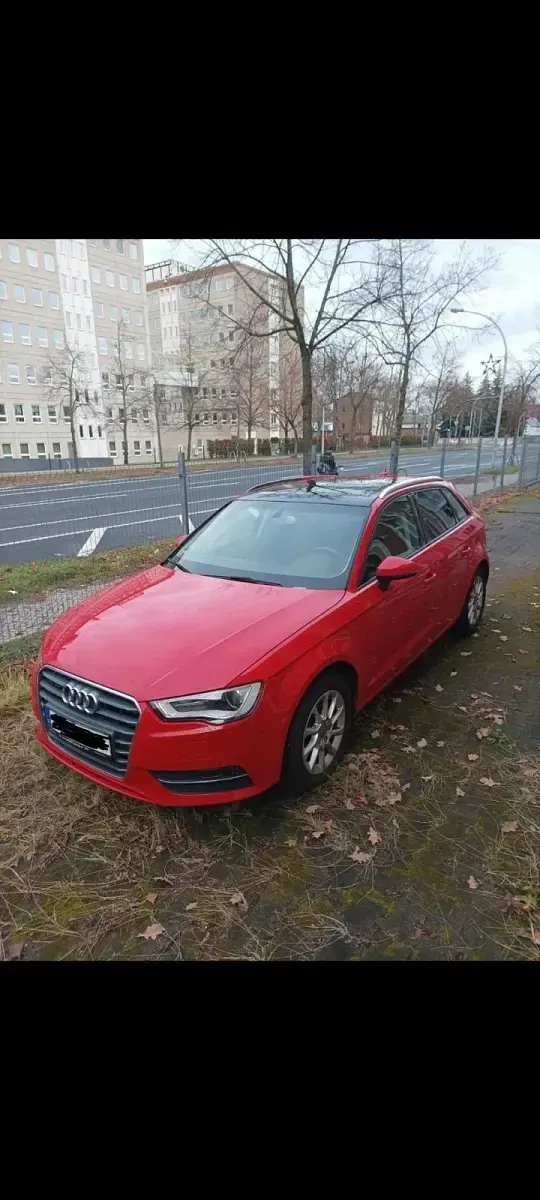 Gebraucht Audi A3 110 PS (80 kW) 2015 Rot Limousine