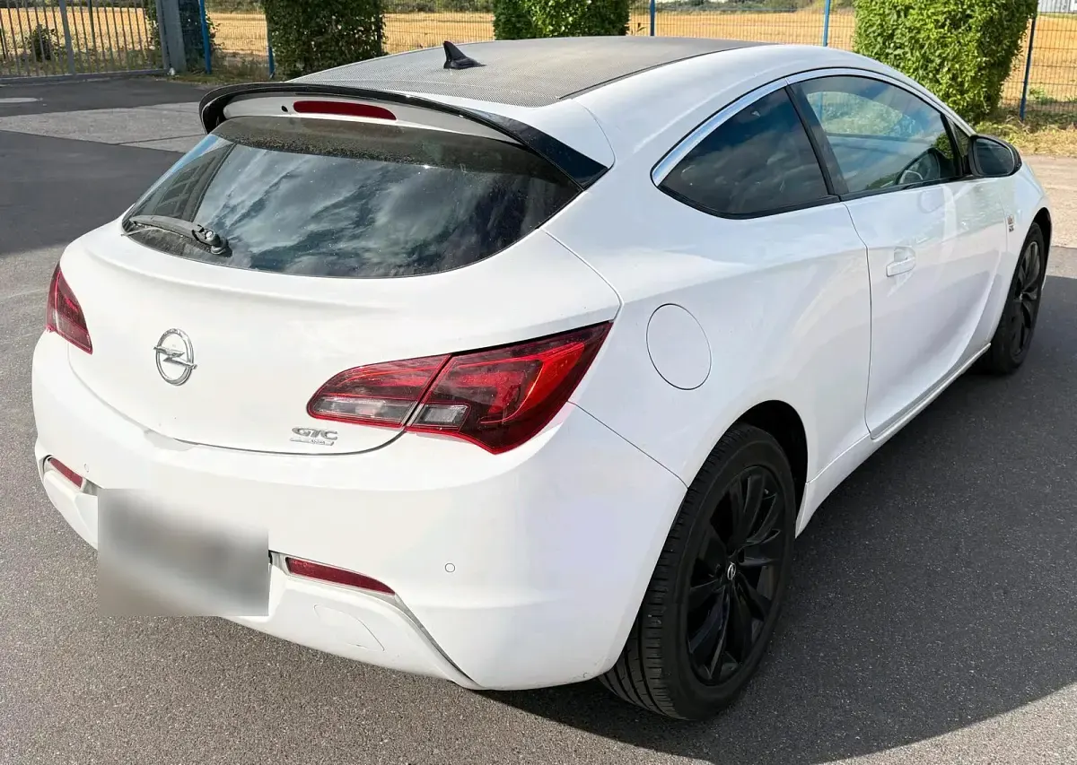 Gebraucht Opel Astra GTC OPC 136 PS (100 kW) 2015 Weiß Coupé