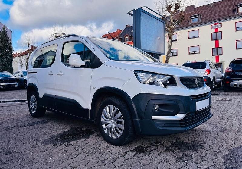 Gebraucht Peugeot Rifter Active 131 PS (96 kW) 2019 Weiß Van / Kleinbus