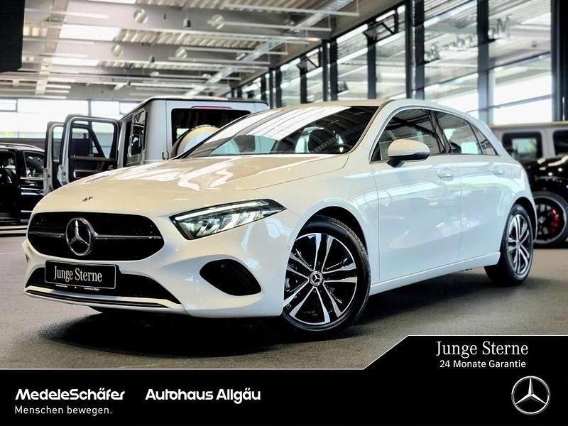 Unilack polarweiß Gebraucht 2024 Mercedes A180 Progressive Limousine | 28.640 € (Fairer Preis) - Bild 1/4
