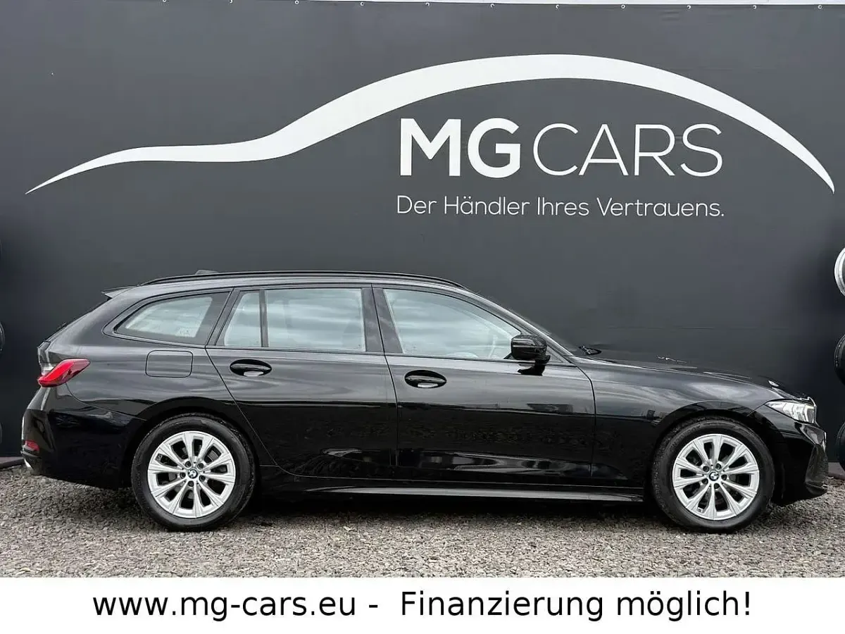 Gebraucht BMW 318 Shadowline 150 PS (110 kW) 2022 Schwarz ii/bonnet fluid black Kombi
