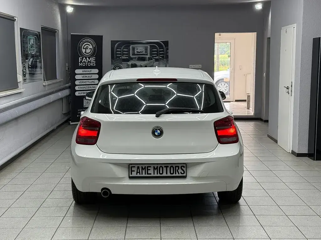 Gebraucht BMW 116 Advantage 116 PS (85 kW) 2012 Weiß Kleinwagen
