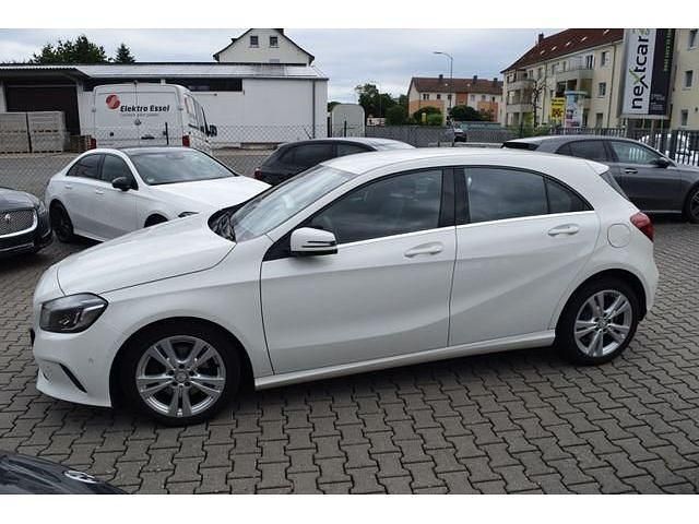 Gebraucht Mercedes A200 Urban 136 PS (100 kW) 2016 Limousine