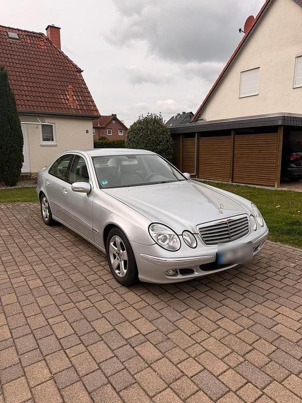 Gebraucht Mercedes E280 190 PS (139 kW) 2006 Silber Limousine