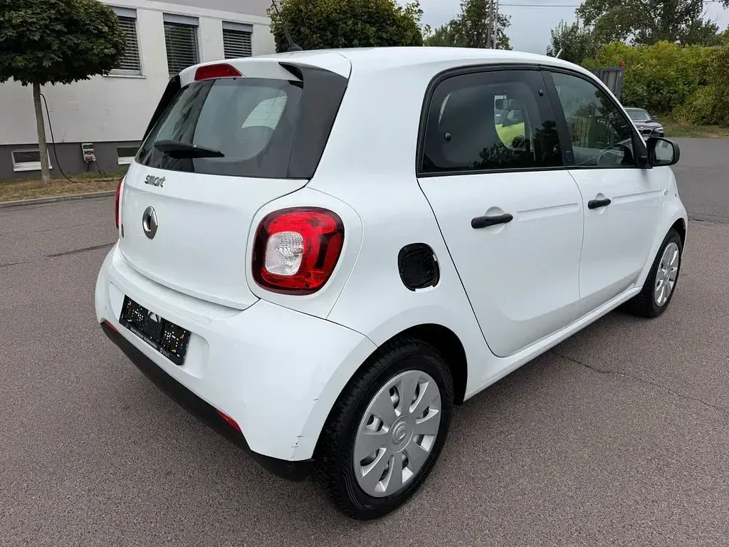 Gebraucht Smart ForFour Electric Drive 60 kW (82 PS) 2021 Weiß Limousine