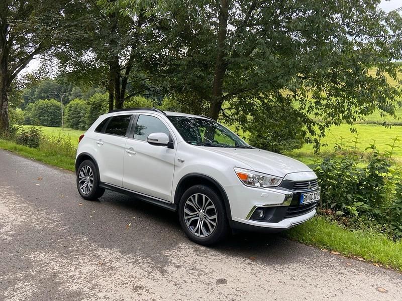 Weiß Gebraucht 2017 Mitsubishi ASX SUV | 10.700 € - Bild 1/4