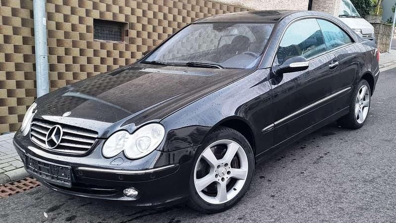 Schwarz Gebraucht 2003 Mercedes CLK500 Avantgarde Coupé | 9.999 € (Guter Preis) - Bild 1/4