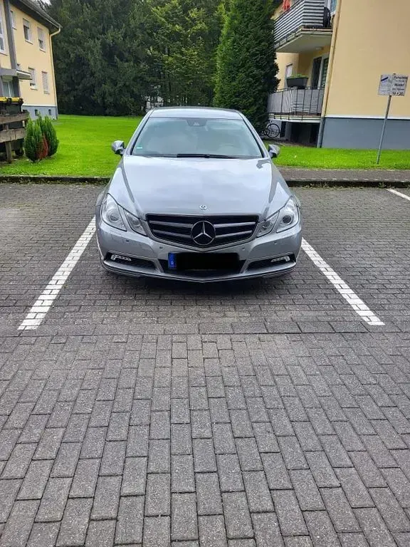 Używany Mercedes E350 Elegance 306 KM (225 kW) 2009 Szary Coupe