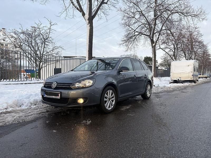 Grau Gebraucht 2012 VW Golf VI Style Kleinwagen | 7.490 € (Fairer Preis) - Bild 1/4