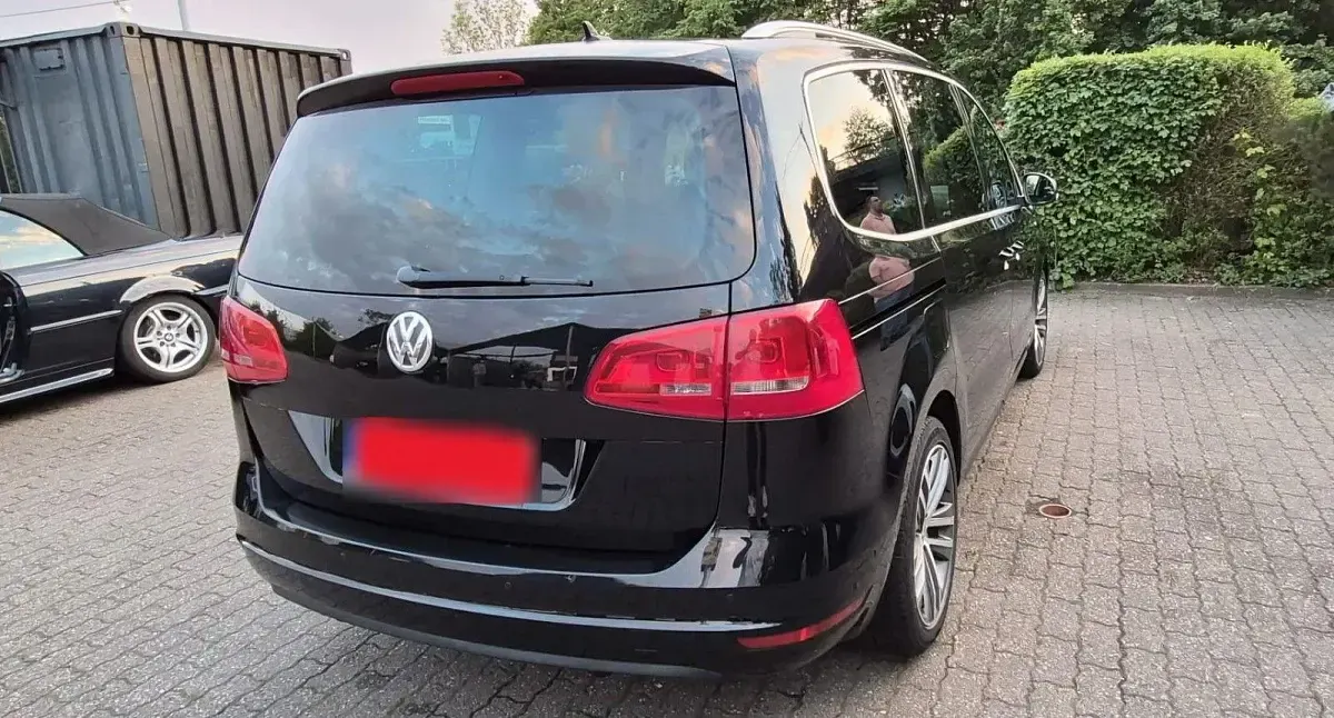 Gebraucht VW Sharan Life 140 PS (102 kW) 2014 Schwarz Van / Kleinbus