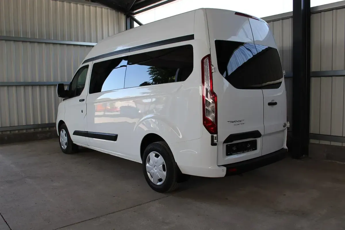 Gebraucht Ford Transit 105 PS (77 kW) 2022 Weiß Van / Kleinbus