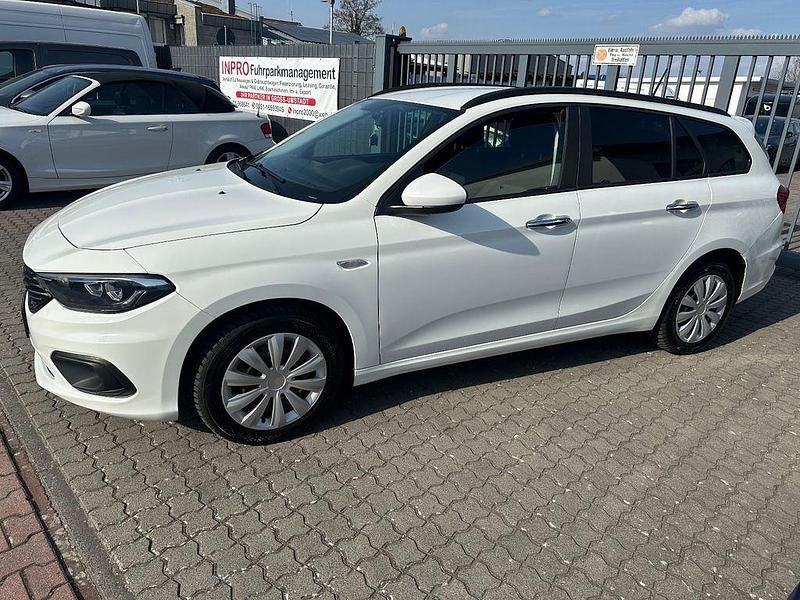 Gebraucht Fiat Tipo Easy 120 PS (88 kW) 2017 Weiß Limousine