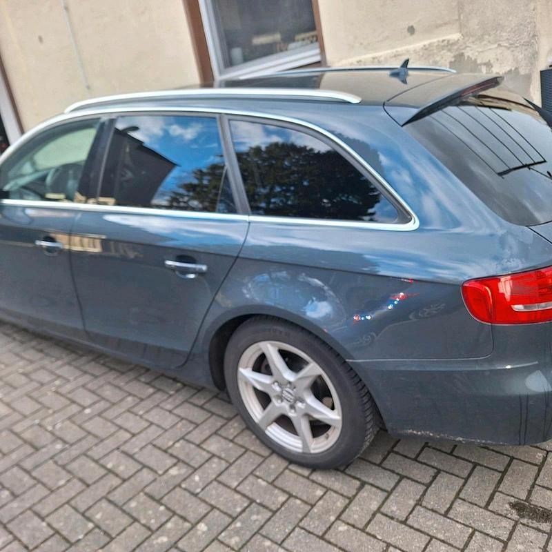 Gebraucht Audi A4 Comfort 143 PS (105 kW) 2010 Grau Kombi