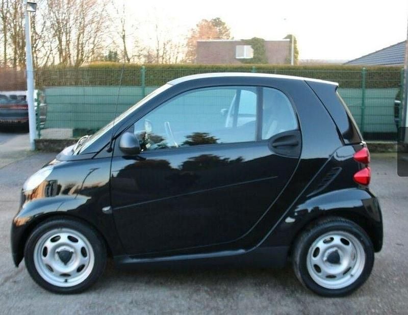 Gebraucht Smart ForTwo Coupé 61 PS (44 kW) 2011 Schwarz Coupé