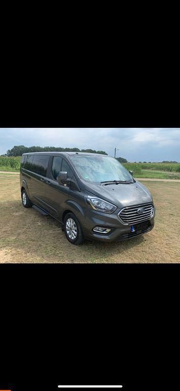 Grau Gebraucht 2018 Ford Tourneo Custom Style Van | 25.800 € (Superpreis) - Bild 1/4