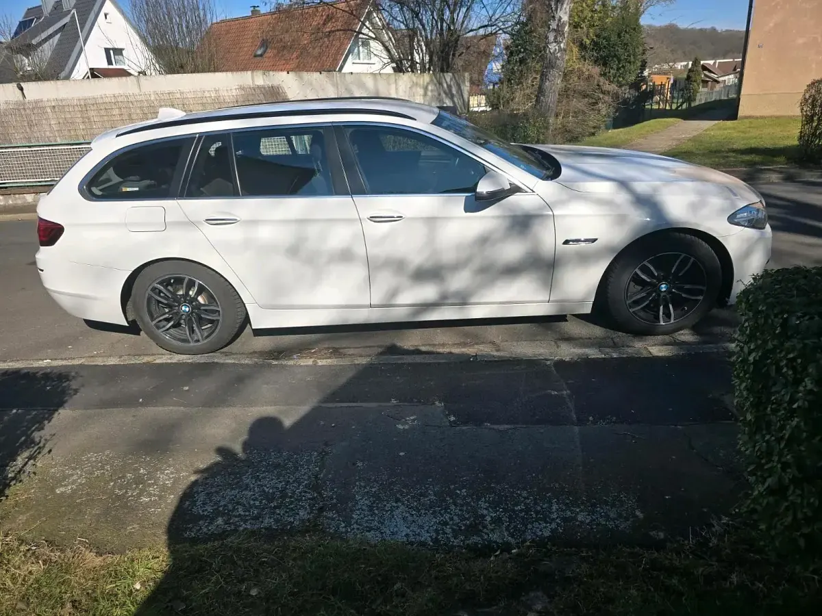 Gebraucht BMW 520 Sport Line 190 PS (139 kW) 2017 Weiß Kombi