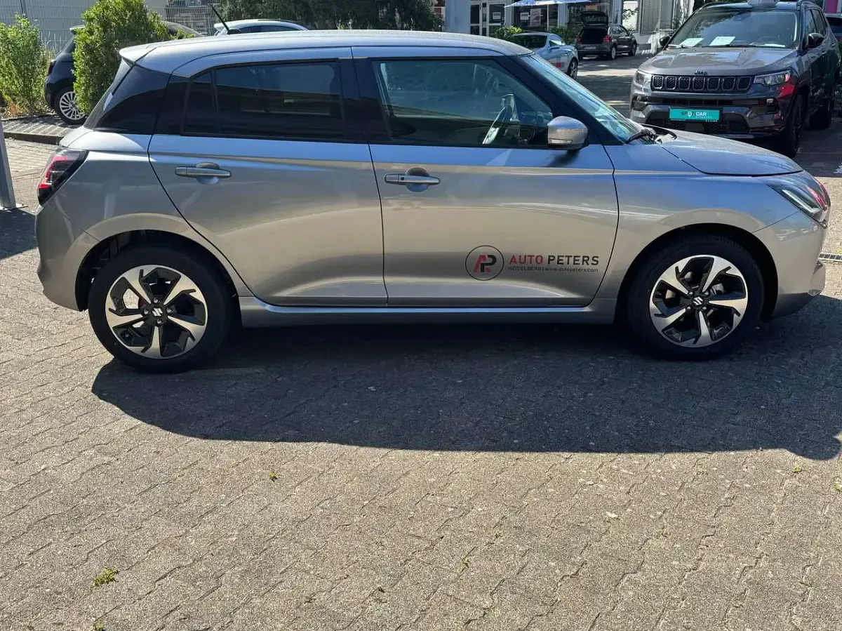 Neu Suzuki Swift Comfort+ 82 PS (60 kW) 2026 Premium silver metallic Kleinwagen