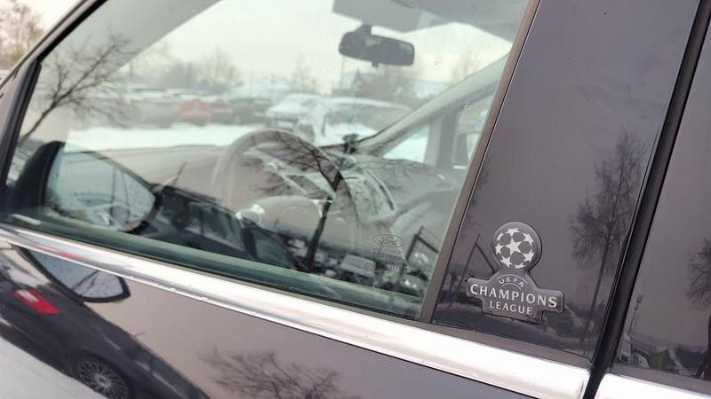 Gebraucht Ford C-MAX Champions Edition 116 PS (85 kW) 2012 Schwarz Van / Kleinbus