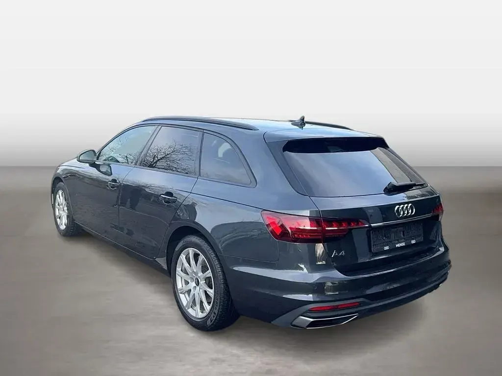 Używany Audi A4 Advanced 204 KM (150 kW) 2023 Szary Kombi