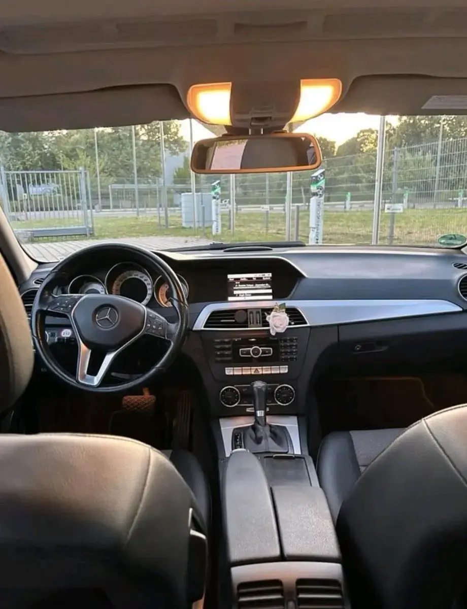 Gebraucht Mercedes 220 150 PS (110 kW) 2013 Schwarz Kombi