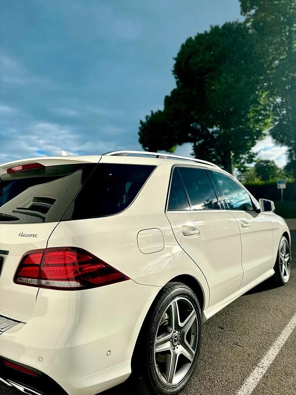 Gebraucht Mercedes GLE350 AMG 258 PS (189 kW) 2018 Weiß SUV