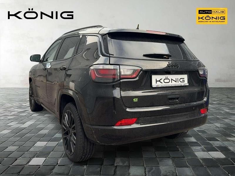 Gebraucht Jeep Compass Altitude 131 PS (96 kW) 2024 Solid black SUV