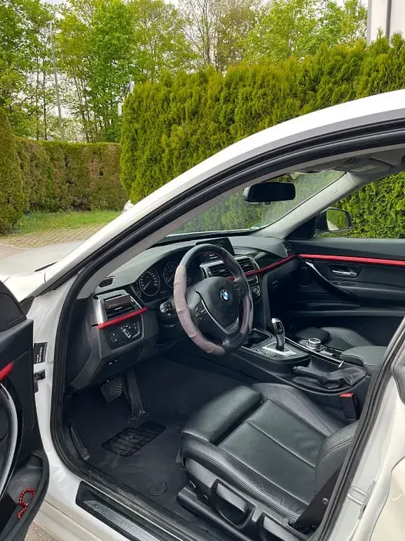 Gebraucht BMW 320 Sport Line 184 PS (135 kW) 2019 Weiß Limousine