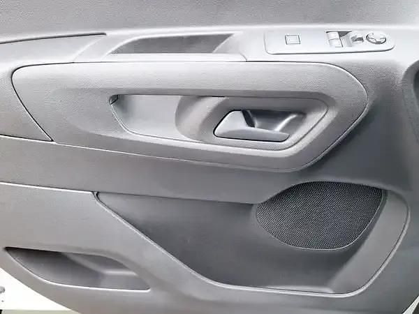 Neu Opel Combo-e Life 100 kW (136 PS) 2025 Kaolin weiss Van