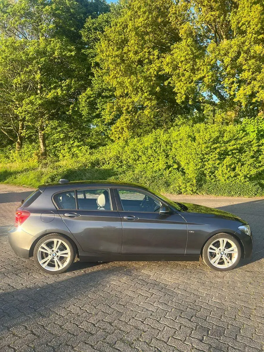 Gebraucht BMW 118 Sport Line 170 PS (125 kW) 2011 Grau Kleinwagen