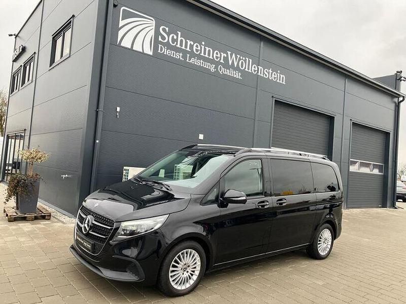 Gebraucht Mercedes V220 Style 163 PS (119 kW) 2024 Schwarz obsidianschwarz metall Van / Kleinbus