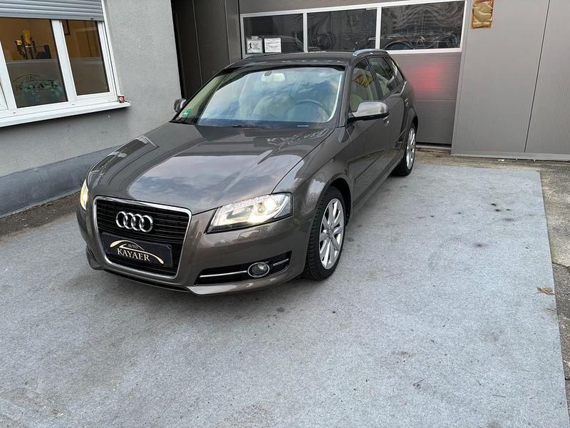 Gebraucht Audi A3 Ambiente 105 PS (77 kW) 2012 Grau Kleinwagen