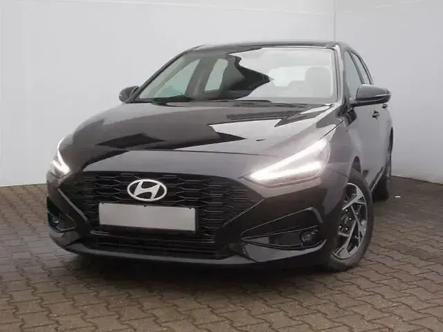 Gebraucht Hyundai i30 Trend 101 PS (74 kW) 2024 Schwarz Kombi