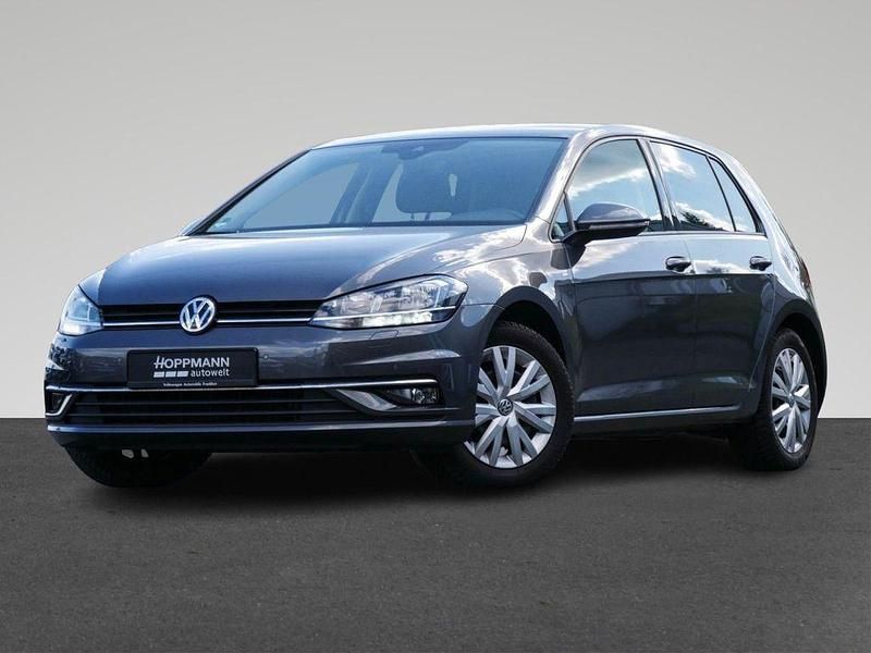 Używany VW Golf VII Join 125 KM (91 kW) 2018 Szary Sedan/Limuzyna